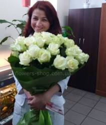 Flowers with address delivery Bouquet of white roses with delivery to work