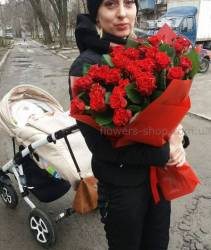 Delivery of a bouquet of roses in Odessa