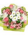 Игольчатая хризантема, розы, альстромерии, декоративная сетка