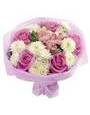 Бело-розовый букет из роз, белых хризантем и альстромерий