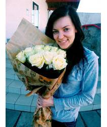 Bouquet of white roses delivered in the shortest possible time in Kremenchuk
