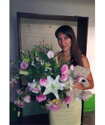 Delivery in Zaporozhye basket lilies