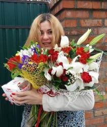 Bouquets and sweets delivered to Belaya Tserkov Bouquet with lilies and roses with delivery to your house