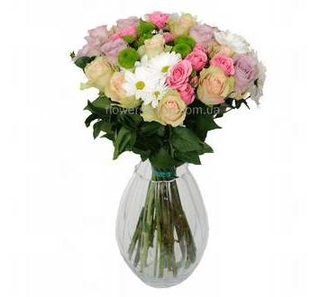 Сборный букет из роз и хризантем