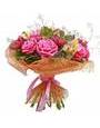 Сборный букет из роз, орхидей и альстромерий в сетке