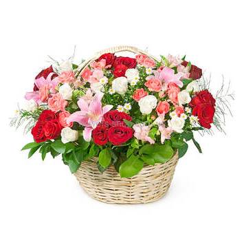 Цветочная корзина с розами, лилиями, хризантемами и альстромериями