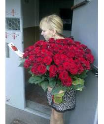 Bouquet of 101 red roses delivered in Melitopol