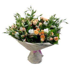 Букет из альстромерий, роз и эустом