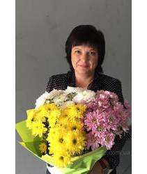 Multicolored chrysanthemum delivered in Lubny Olga from Lubny with a bouquet of chrysanthemums