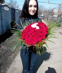 Delivery of roses made in the Dnieper A bouquet of roses by March 8