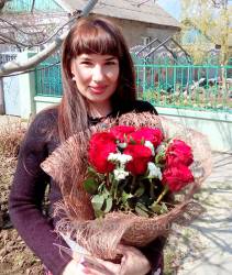 Bouquet of roses for a girl from Ternopil Send flowers to Ternopil