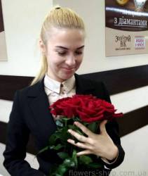Bouquet of roses with delivery to Poltava Delivery of flowers to the workplace