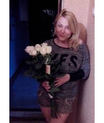 White roses delivered in Melitopol