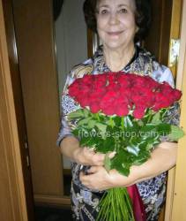 A bouquet of roses was delivered to Lugansk Bouquet of red roses in a jubilee