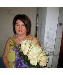 Festive bouquet of roses for his beloved mother from Dnipropetrovsk