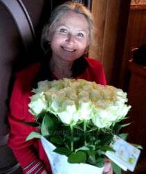 Courier delivery of a bouquet of white roses 33 white roses Avalanche in bouquet