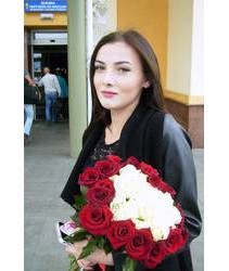 Flowers made in Ilyichevsk Bunch of heart shaped red and white roses