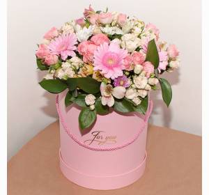 Flowers mix in a hatbox