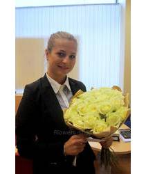 Delivery of roses in Mariupol