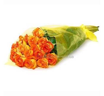 Букет из оранжевых роз, упаковка органза