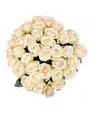 Белые розы в декоративной упаковке