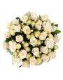 Букет в белых тонах из розы Аваланч и кустовых роз