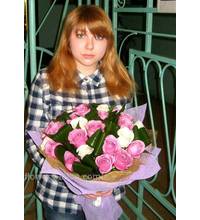 Bouquet of roses in Apostolovo for his beloved sister