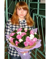 Bouquet of roses in Apostolovo for his beloved sister