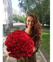 Найсвіжіші червоні троянди з доставкою по Чернігову
