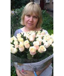 A bouquet of roses Thale delivered to the Zheltie Vodi