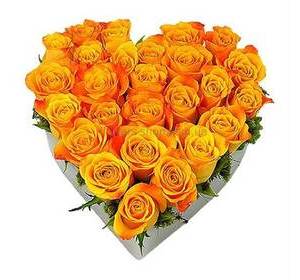 Сердце из оранжевых импортных роз