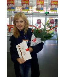 Christmas bouquet and chocolates delivered to Komsomolsk