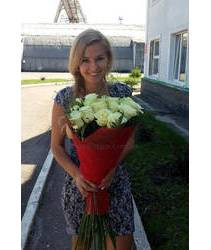 White roses Avalanzh delivery in Korosten